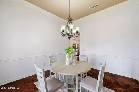 Dining - 1002 Eastview Cv, Brandon, MS 39042 photo 4 of 4
