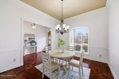 Dining - 1002 Eastview Cv, Brandon, MS 39042 photo 3 of 4