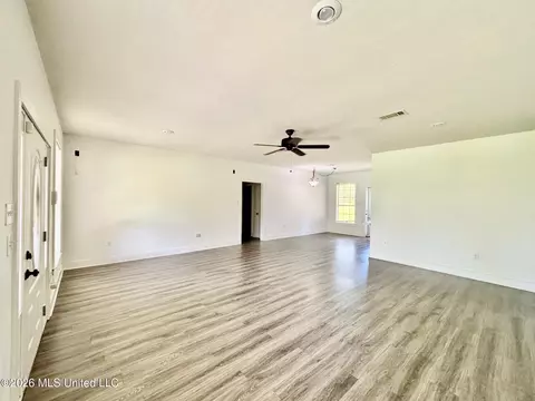 Living - 1010 Deerfield Rd, Summit, MS 39666 photo 2 of 2