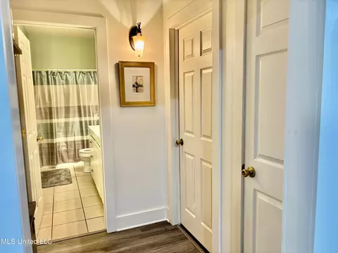 Entry Way - 1010 Deerfield Rd, Summit, MS 39666 photo 1 of 1