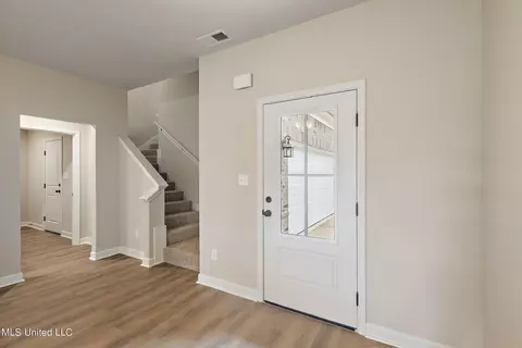Entry Way - 6432 Clover Ct, Walls, MS 38680 photo 1 of 2