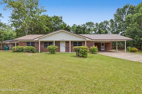2502 Halsel St, Gulfport, MS 39503