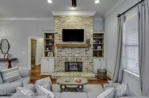 Living - 167 Brisco St, Madison, MS 39110 photo 2 of 2