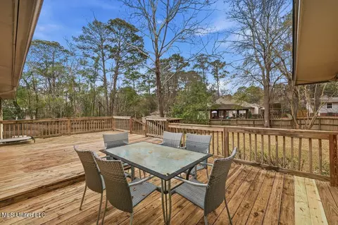 Exterior - 2058 Cherokee Dr, Jackson, MS 39211 photo 5 of 7