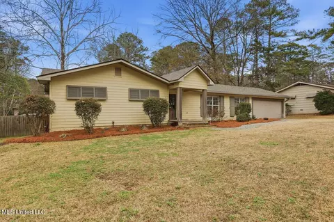 Exterior - 2058 Cherokee Dr, Jackson, MS 39211 photo 2 of 7