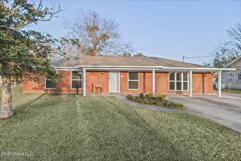110 Jamaica St, Long Beach, MS 39560