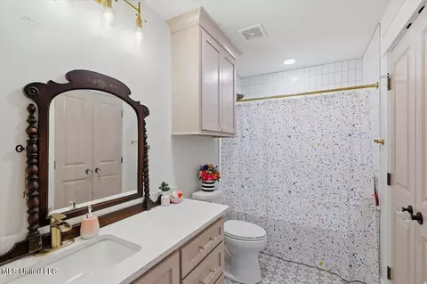 Bath - 1503 Ainsworth Rd, Florence, MS 39073 photo 6 of 9