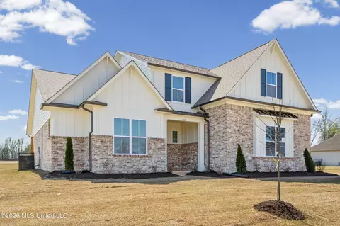 Exterior - 9135 Cedar Barn Cv, Olive Branch, MS 38654 photo 2 of 3