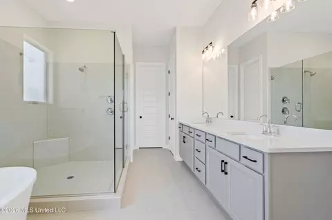 Bath - 9135 Cedar Barn Cv, Olive Branch, MS 38654 photo 1 of 4