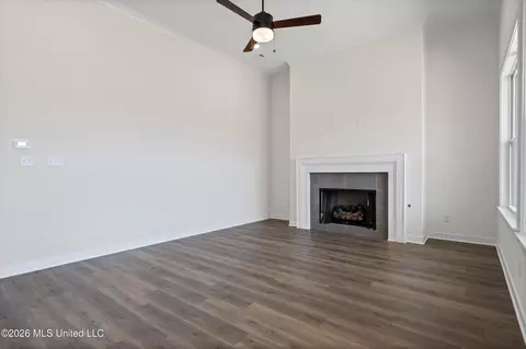Living - 9135 Cedar Barn Cv, Olive Branch, MS 38654 photo 2 of 3