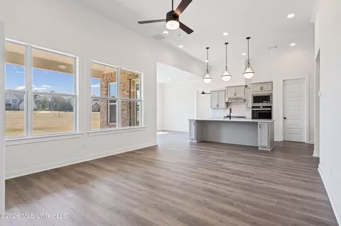 Living - 9135 Cedar Barn Cv, Olive Branch, MS 38654 photo 3 of 3