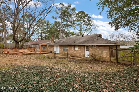 Exterior - 43 Stonegate Dr, Brandon, MS 39042 photo 10 of 11