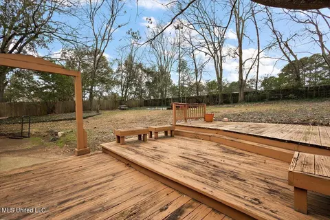 Exterior - 43 Stonegate Dr, Brandon, MS 39042 photo 6 of 11
