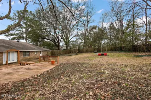 Exterior - 43 Stonegate Dr, Brandon, MS 39042 photo 9 of 11