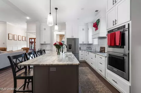 Kitchen - 112 Oak Manor Dr, Coldwater, MS 38618 photo 2 of 4