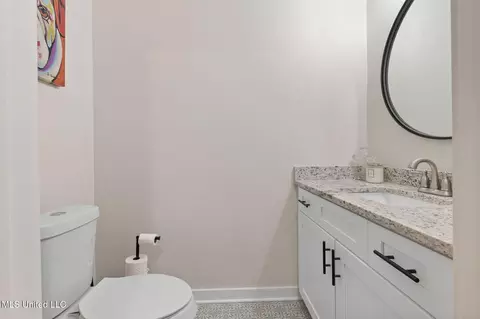Bath - 112 Oak Manor Dr, Coldwater, MS 38618 photo 3 of 3