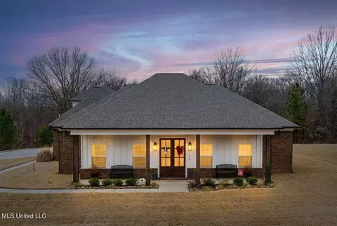 Exterior - 112 Oak Manor Dr, Coldwater, MS 38618 photo 2 of 8