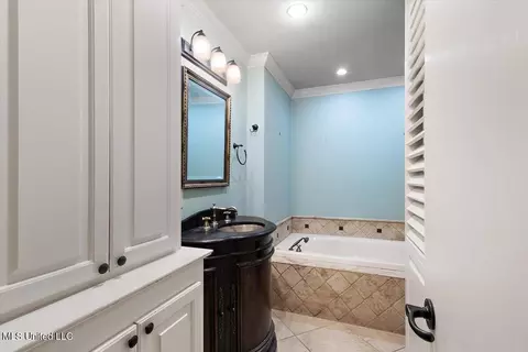 Bath - 489 Cheyenne Ln, Madison, MS 39110 photo 2 of 2