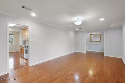 Living - 489 Cheyenne Ln, Madison, MS 39110 photo 2 of 4