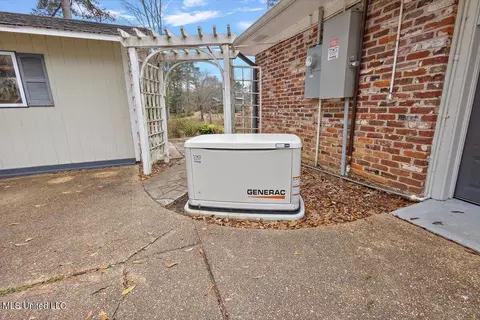 Exterior - 489 Cheyenne Ln, Madison, MS 39110 photo 8 of 11
