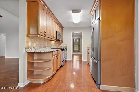 Kitchen - 489 Cheyenne Ln, Madison, MS 39110 photo 1 of 2