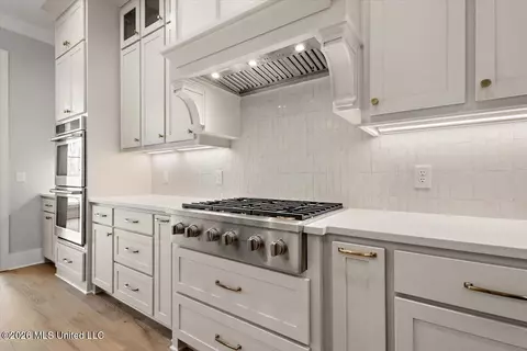 Kitchen - 207 Welchshire Dr, Madison, MS 39110 photo 2 of 2
