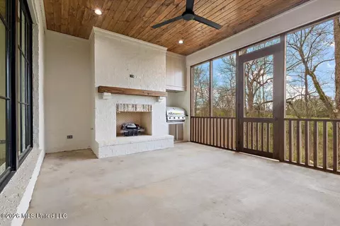 Exterior - 207 Welchshire Dr, Madison, MS 39110 photo 4 of 5