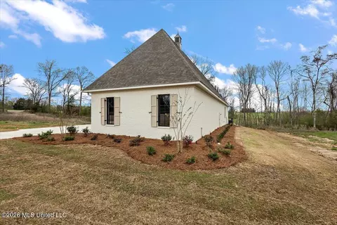 Exterior - 207 Welchshire Dr, Madison, MS 39110 photo 3 of 5