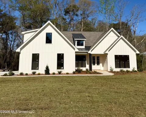 41 Forest Barnes Rd, Petal, MS 39465