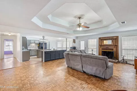 Entry Way - 4198 Bienville Rd, Nesbit, MS 38651 photo 1 of 2
