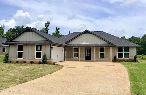 60 Farley Rd, Byhalia, MS 38611