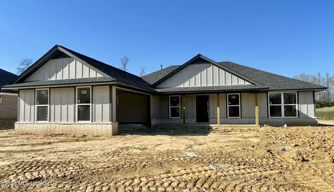60 Farley Rd, Byhalia, MS 38611
