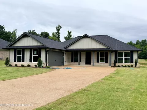 60 Farley Rd, Byhalia, MS 38611
