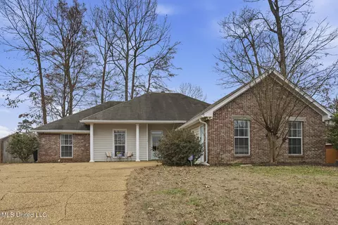459 Oak Lawn Dr, Pearl, MS 39208