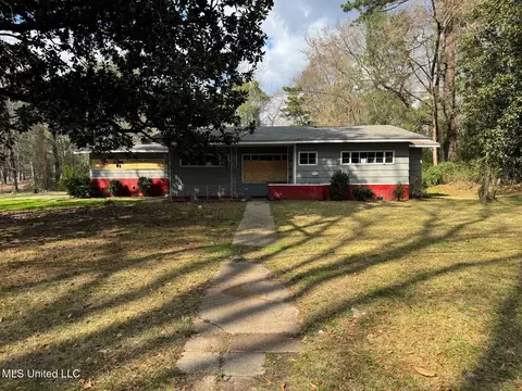 308 Alta Woods Blvd, Jackson, MS 39204