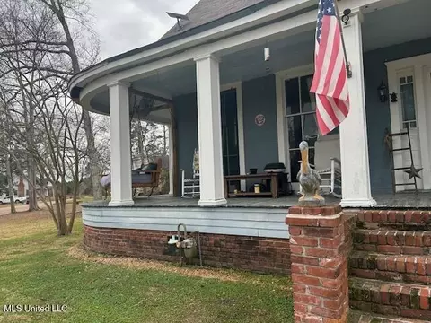 Exterior - 588 Union St, Gloster, MS 39638 photo 4 of 9