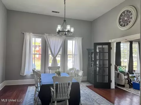 Dining - 588 Union St, Gloster, MS 39638 photo 3 of 4