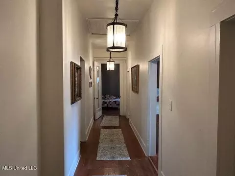 Entry Way - 588 Union St, Gloster, MS 39638 photo 1 of 2