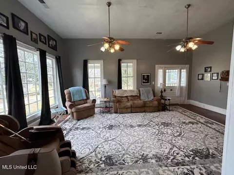 Living - 588 Union St, Gloster, MS 39638 photo 1 of 3