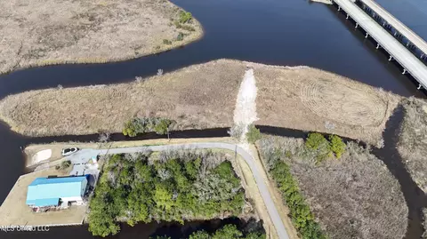 11083 Etna St, Bay Saint Louis, MS 39520
