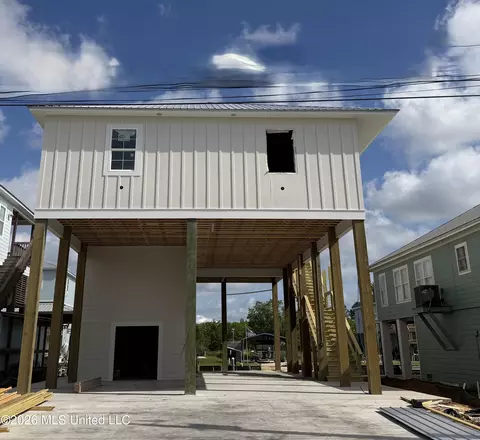 4090 Victoria St, Bay Saint Louis, MS 39520