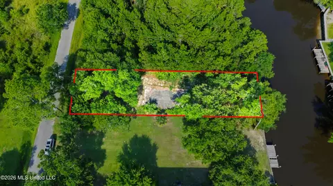 146 Mimosa St, Pass Christian, MS 39571