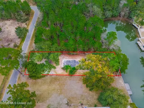 146 Mimosa St, Pass Christian, MS 39571