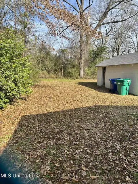 Exterior - 156 W Enterprise St, Brookhaven, MS 39601 photo 2 of 3