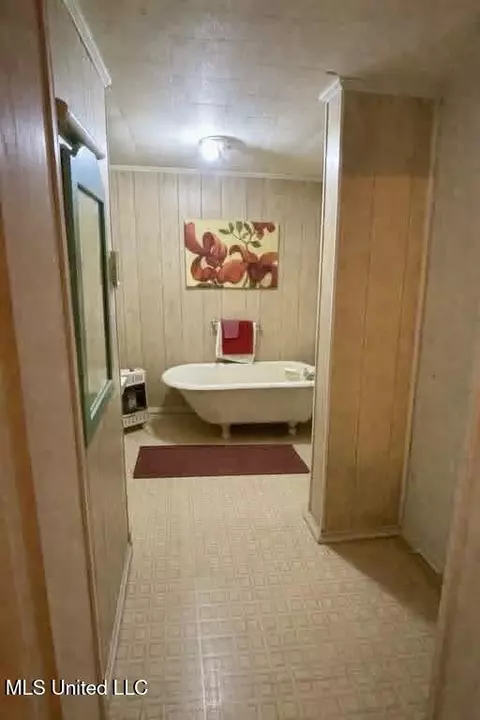 Entry Way - 156 W Enterprise St, Brookhaven, MS 39601 photo 1 of 1