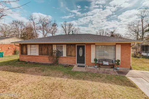 15829 Belmont Dr, Biloxi, MS 39532