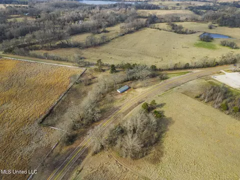 3943 Mississippi 22, Flora, MS 39071 photo 7