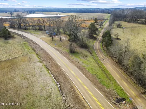 3943 Mississippi 22, Flora, MS 39071 photo 4