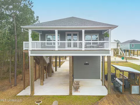 4062 Blue Jay St, Bay Saint Louis, MS 39520