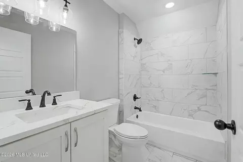 Bath - 2401 Lauren Way, Hernando, MS 38632 photo 4 of 4